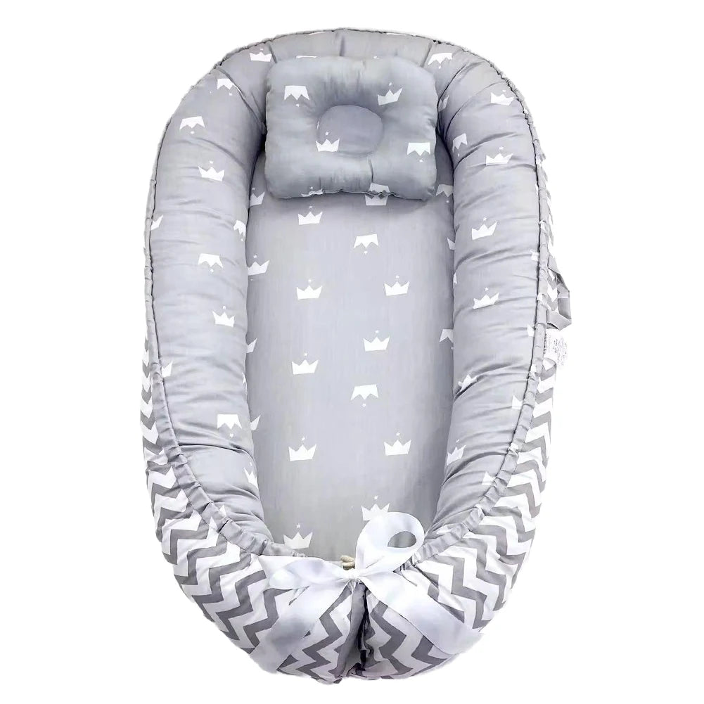 Shunmaii Comfortable Soft Cloth Dog Sofa Bed with Pillow