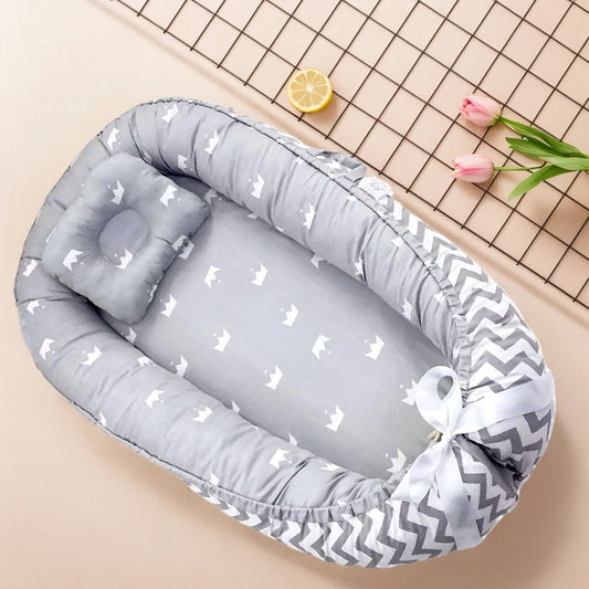 Shunmaii Comfortable Soft Cloth Dog Sofa Bed with Pillow